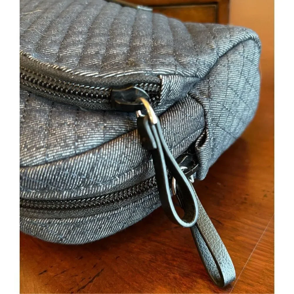 VERA BRADLEY - EUC Iconic Medium Cosmetic Bag/Travel Case in Blue/Grey Denim
